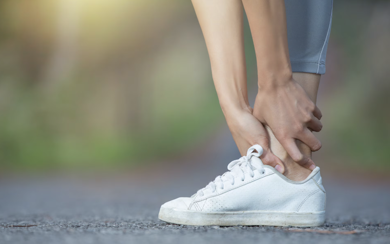 Що означає кульгати на ліву або на праву нову уві сні