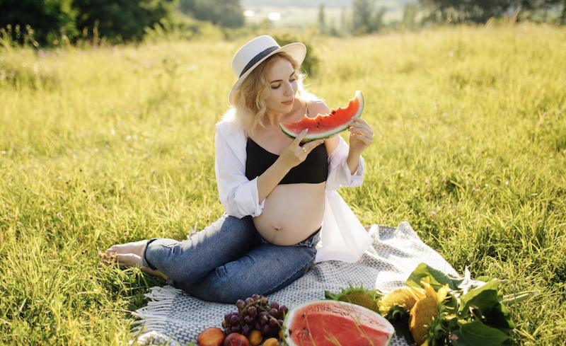 Чи можна годуючій мамі кавун та як його вживати